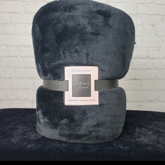 Victoria's Secret Other - Victoria's Secret Sherpa Blanket